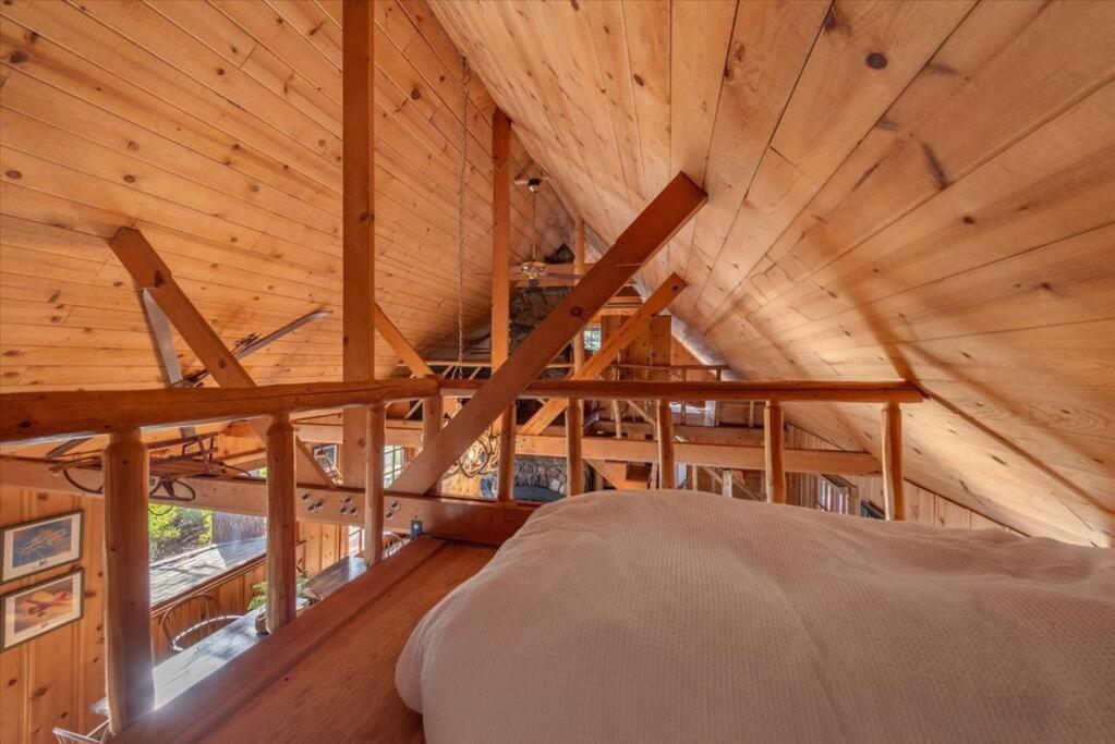 Coziest Cabin In Tahoe W Stone Fireplace Comfy Beds Close To Slopes & Lake Carnelian Bay Exterior photo