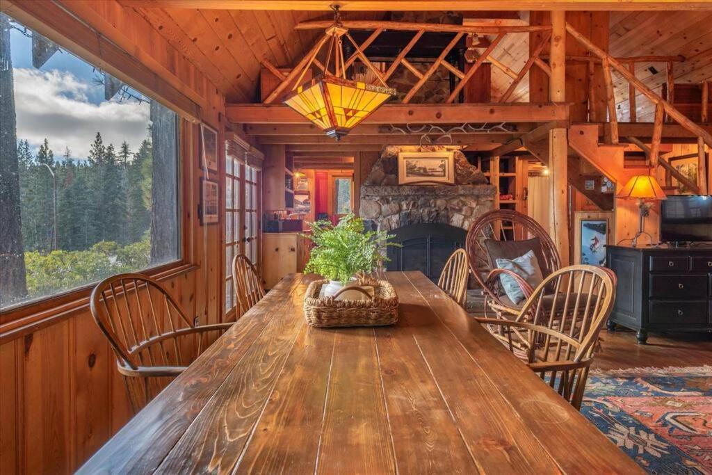 Coziest Cabin In Tahoe W Stone Fireplace Comfy Beds Close To Slopes & Lake Carnelian Bay Exterior photo